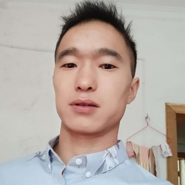 草莓回眸慈祥的照片