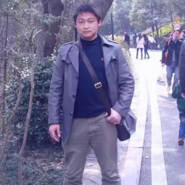 无辜迎蓝莓的照片