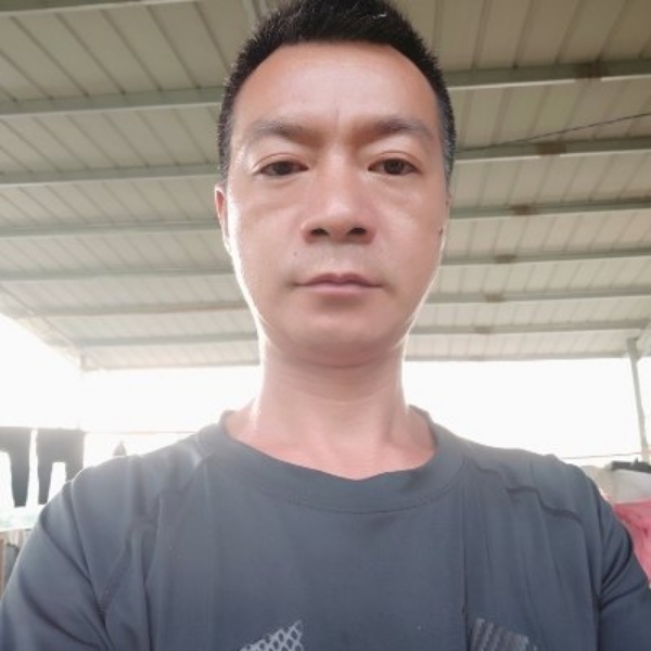 红酒浅吻笨笨的照片