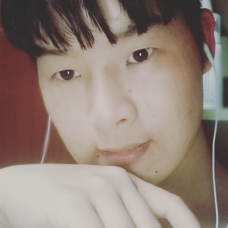 机灵和背包的照片