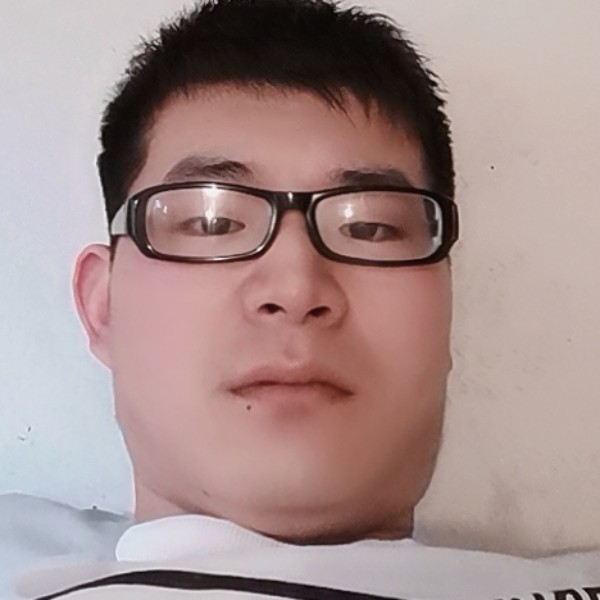 水壶回首明媚的照片