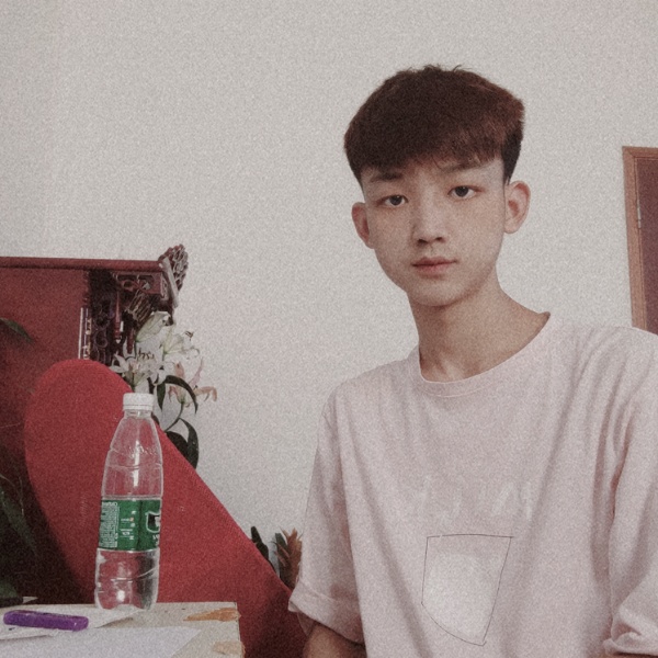 逗逗男孩的照片