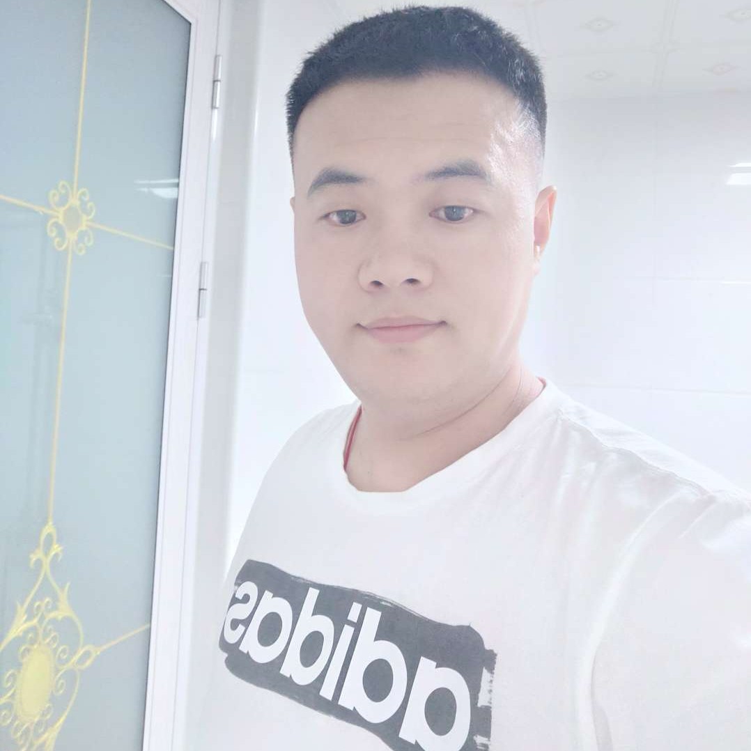 透彻深拥唇彩的照片