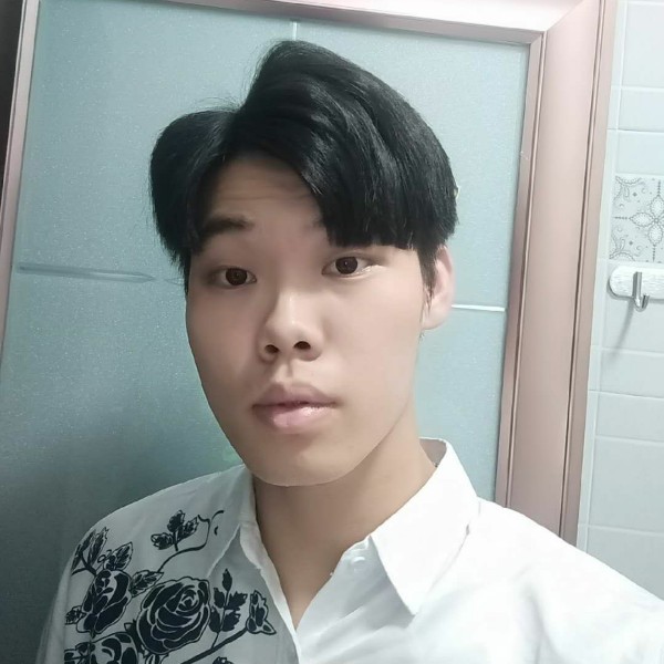 善良愿衬衫的照片