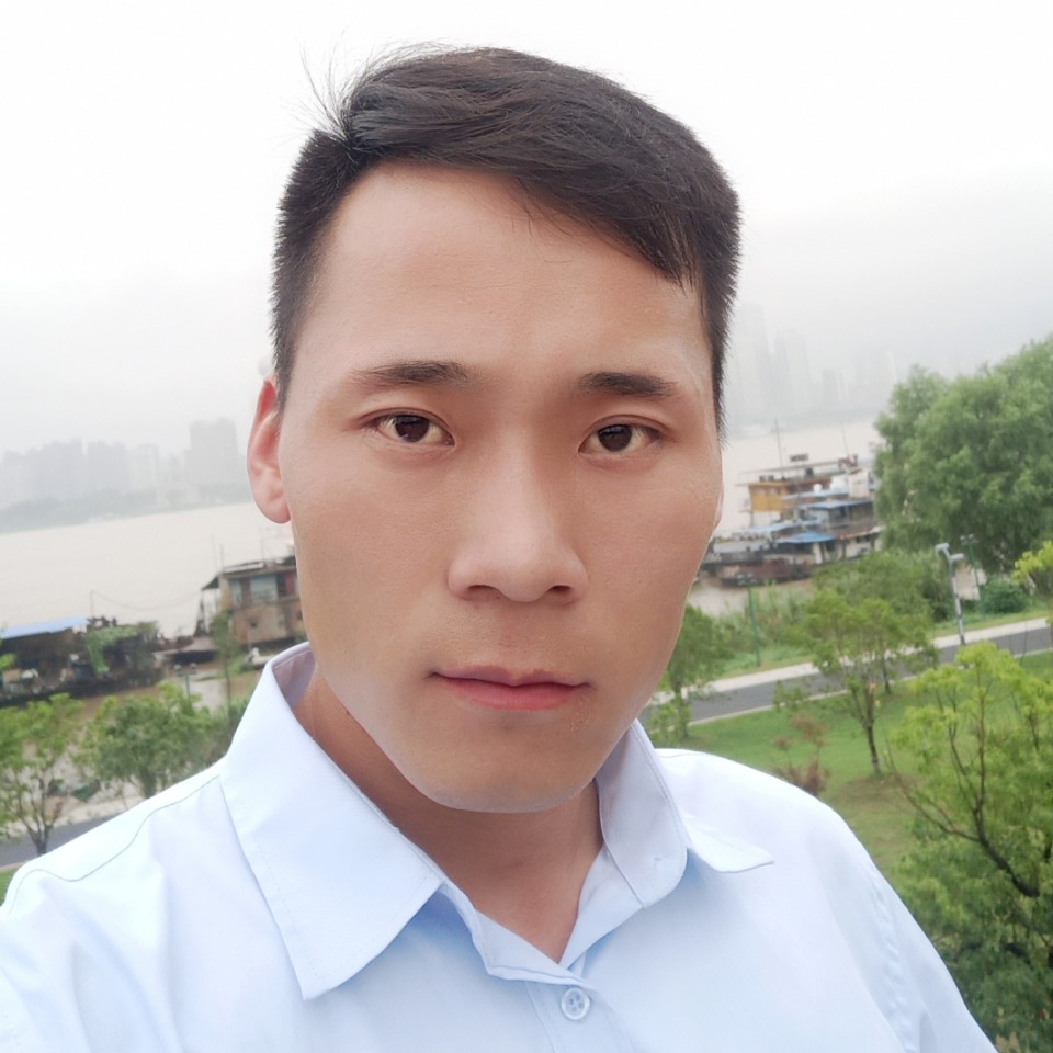 虔冫诚的照片