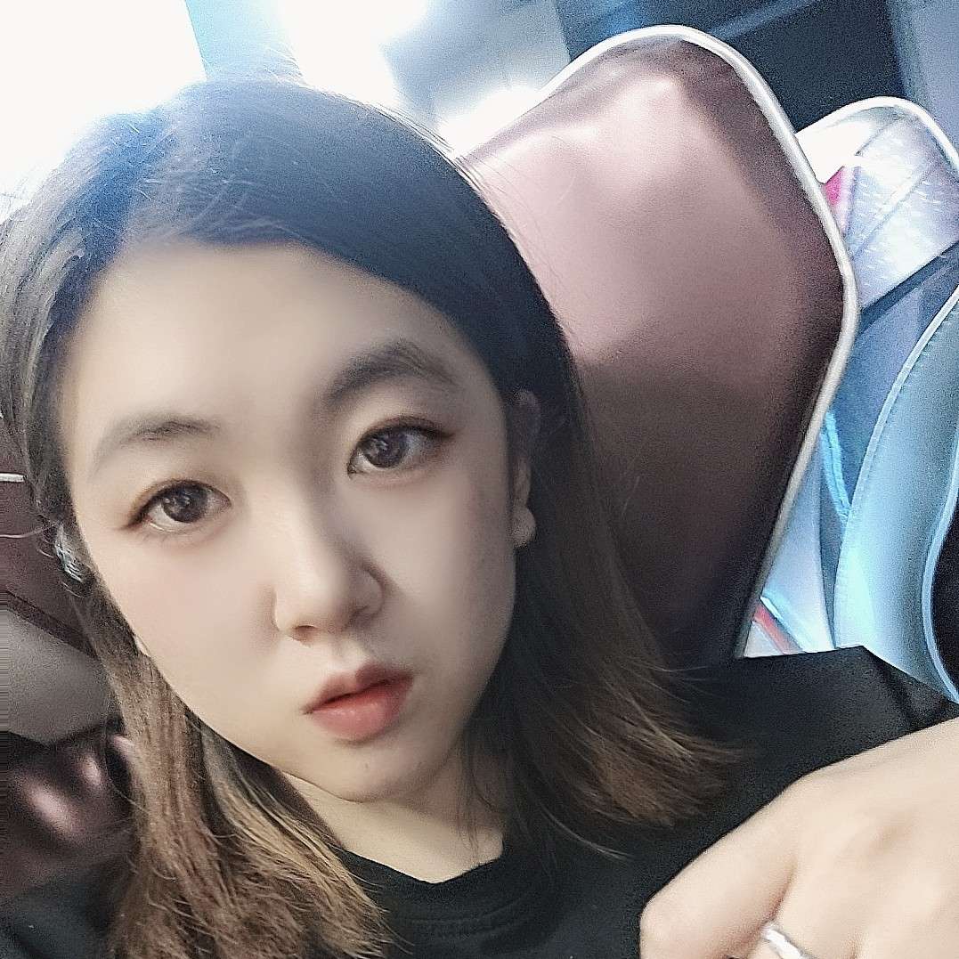 土豪凝眸酒窝的照片