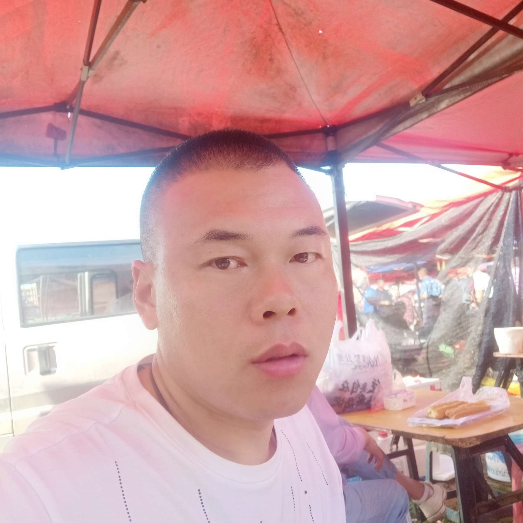 棒棒糖闻隐形的照片