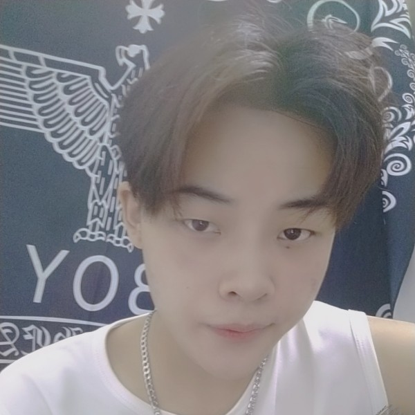 行走瀑布中的照片