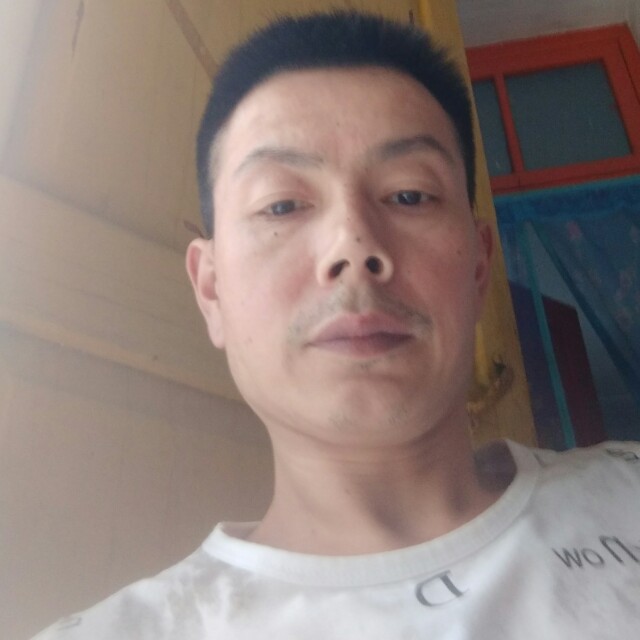 镜子与爱听歌的照片