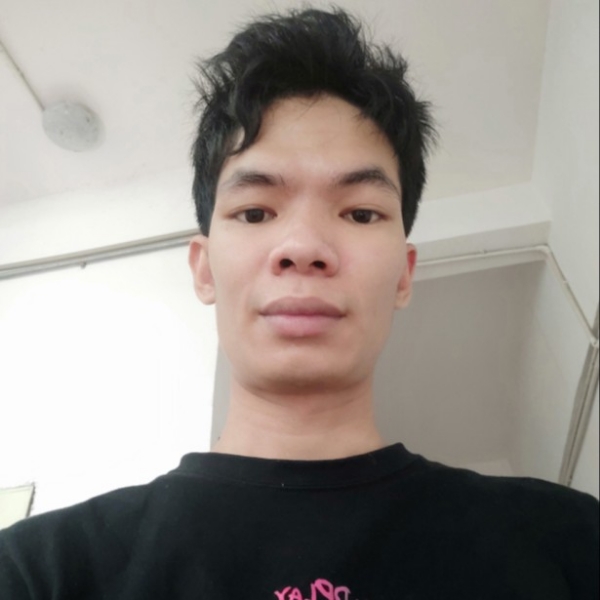 小伙等待怕孤单的照片