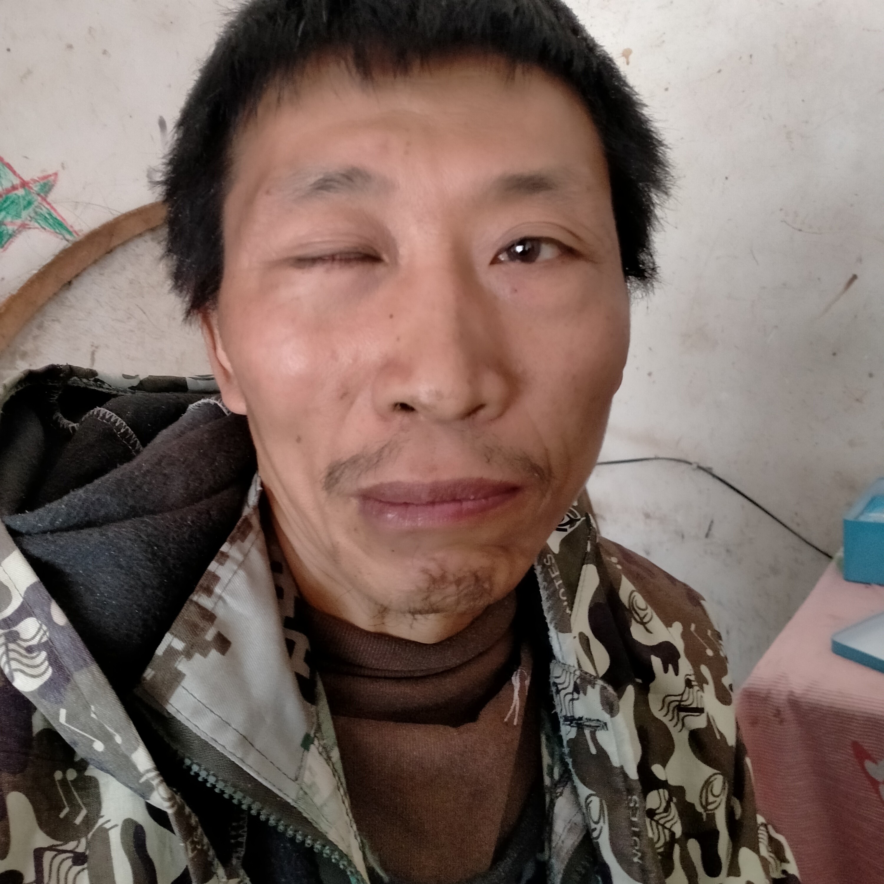 可靠向美女的照片