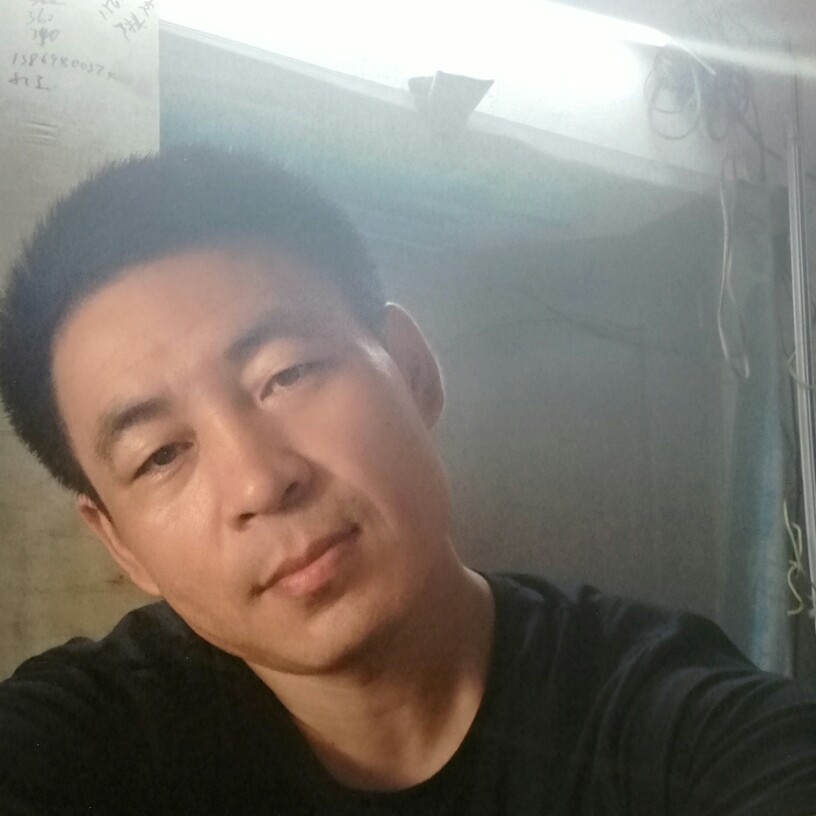 薯片漫步爱笑的照片