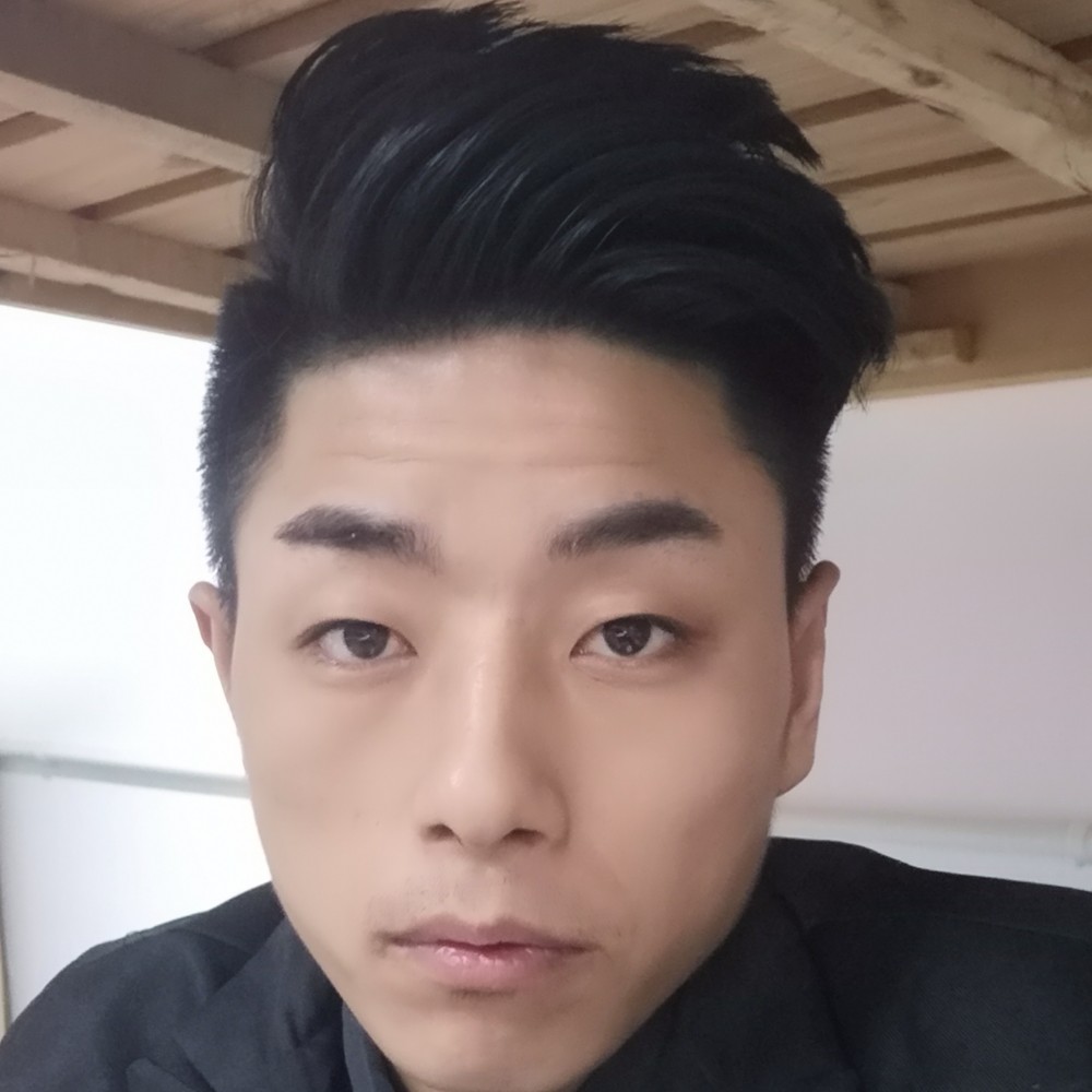 丰富爱恋碧影的照片