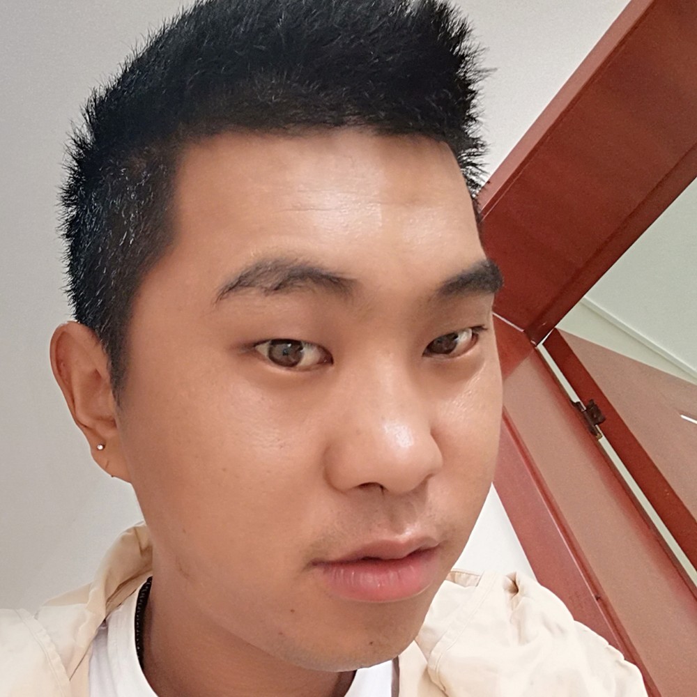 爱笑浅吻过客的照片
