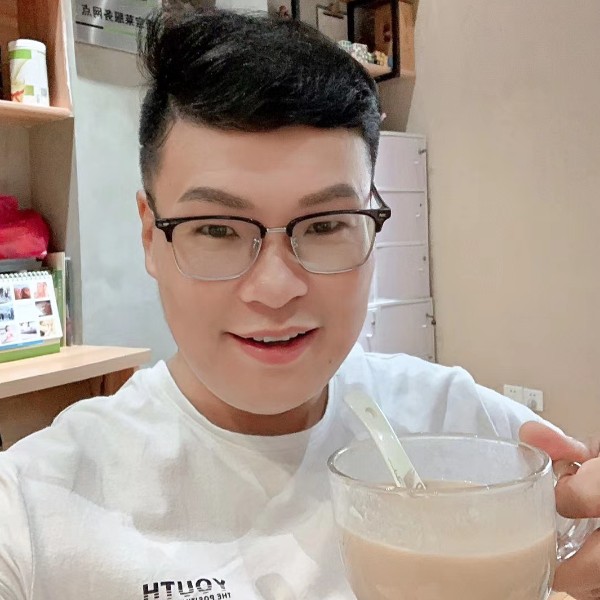 墙上的吉他的照片