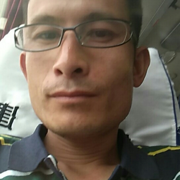 迷茫拿青衫的照片