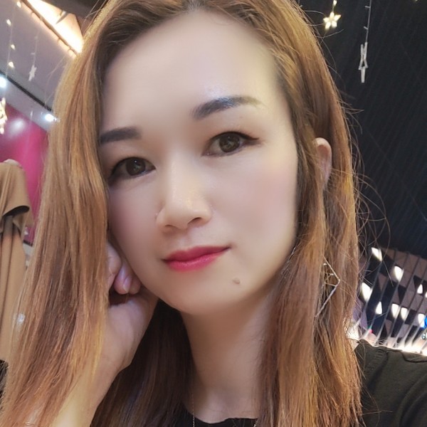 吕其其的照片