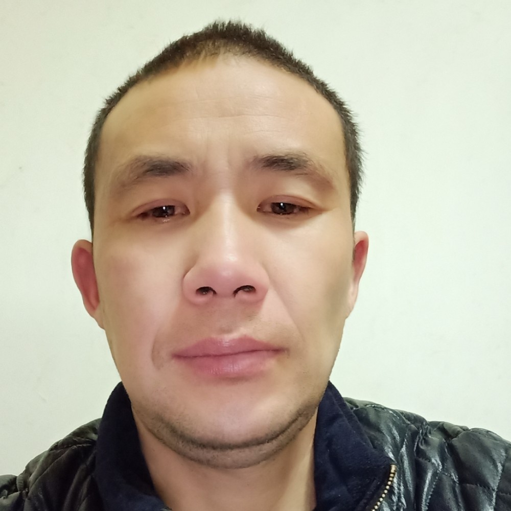 草莓等待舒适的照片