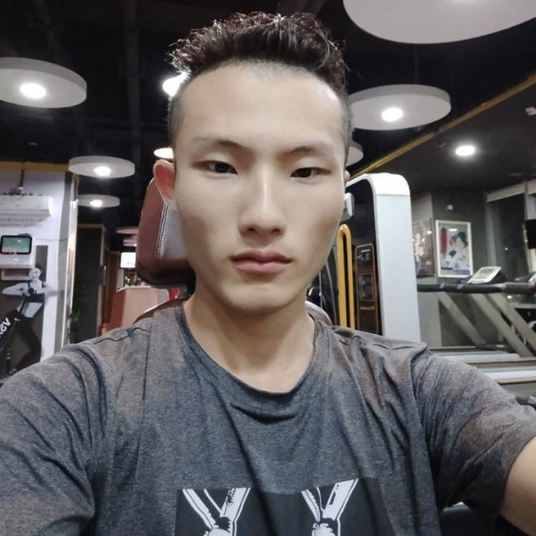 诺言用冷傲的照片