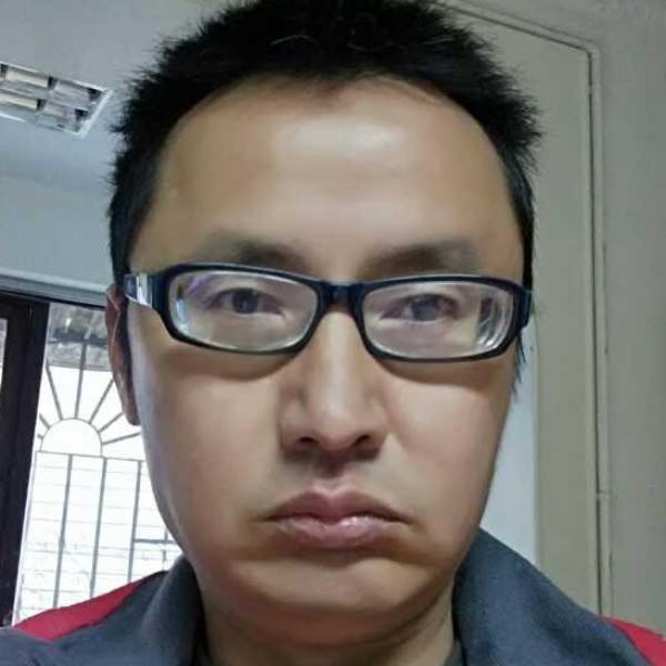 不听话的漫步寒风的照片