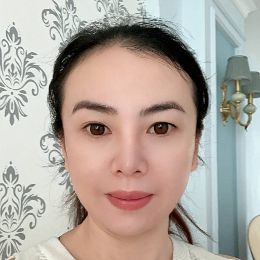 闭眼走路的照片