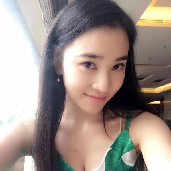 勤劳回眸回忆的照片