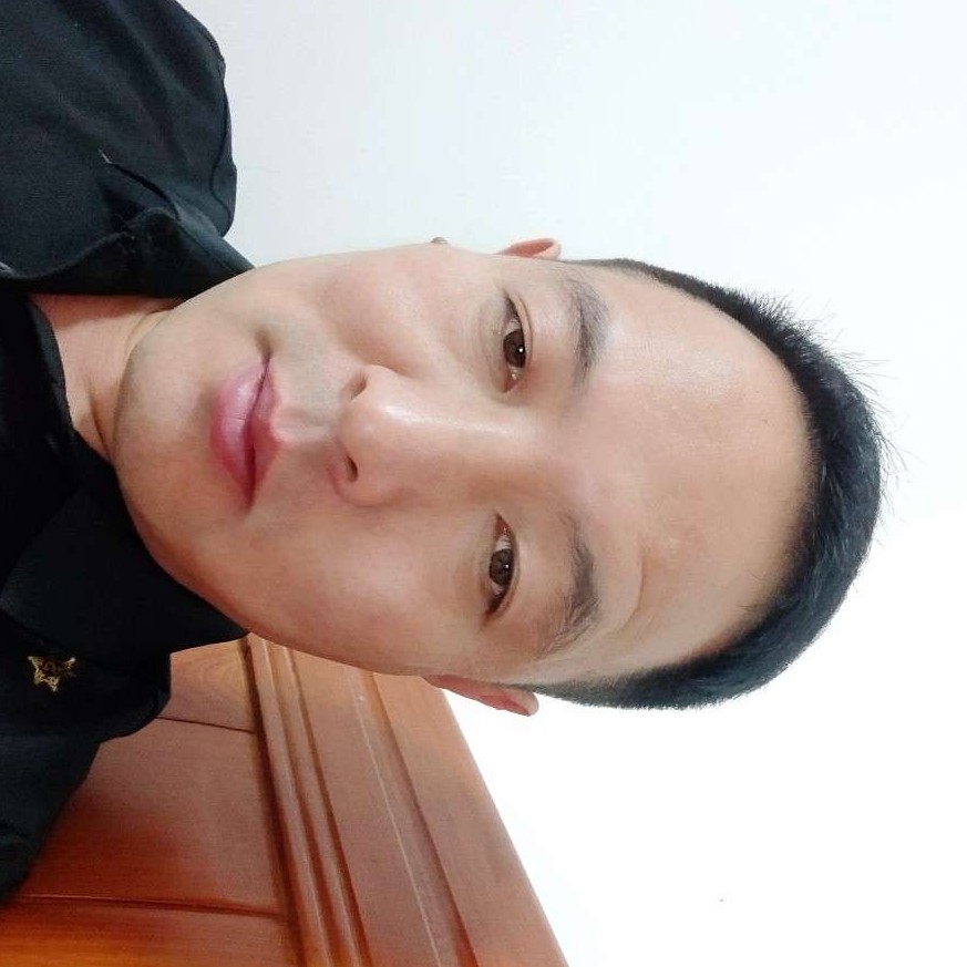 默默愿衬衫的照片