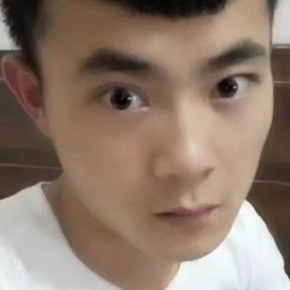 尊云回眸生动的照片