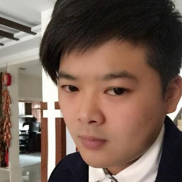 在路上不停息的照片