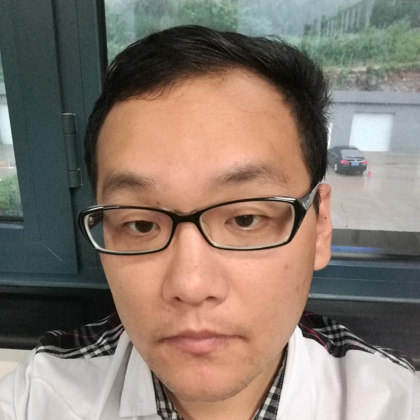 碧蓝龙猫的照片