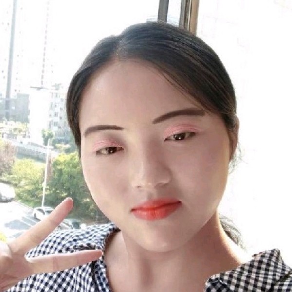 淡淡蹙眉万宝路的照片