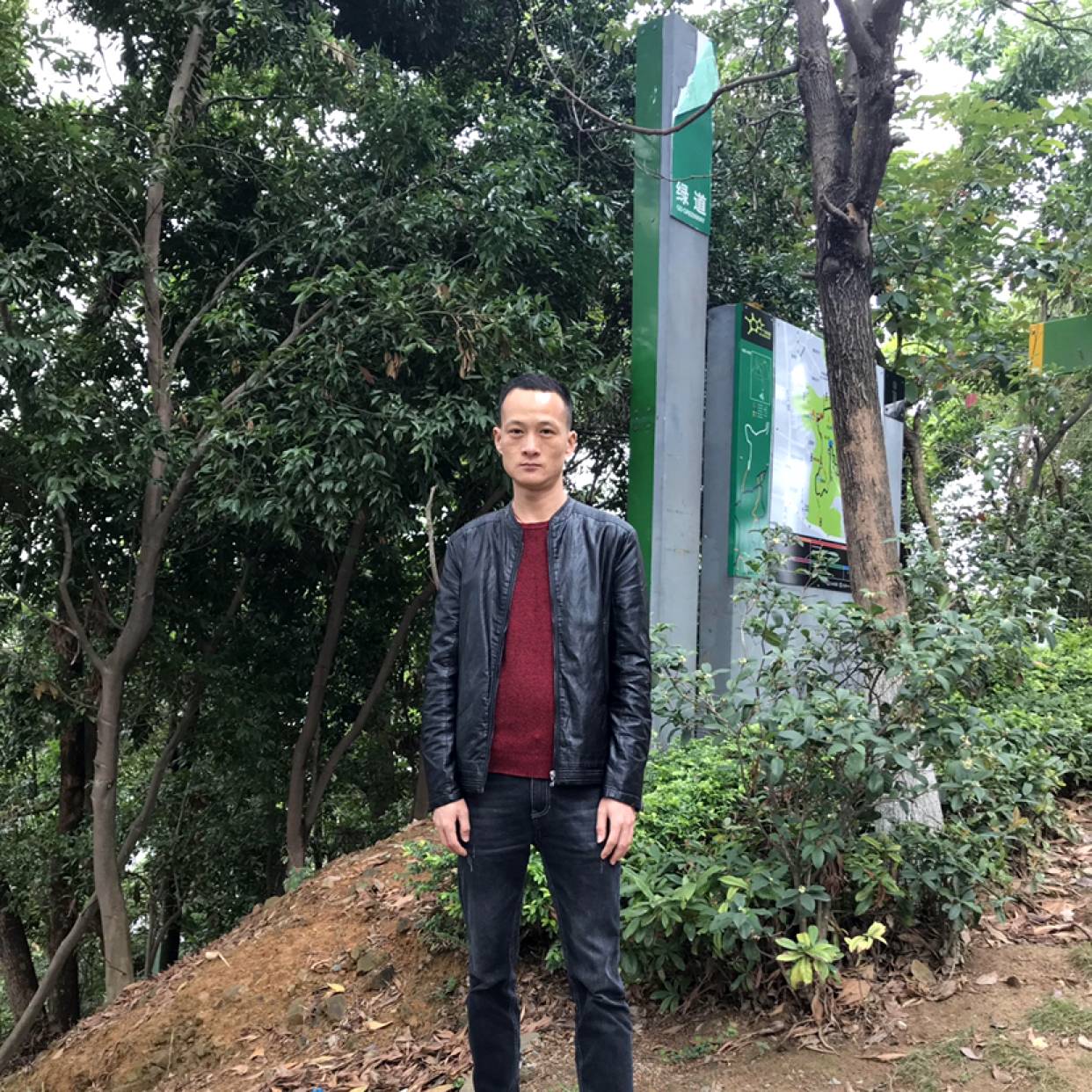 微笑背后更加真诚的照片