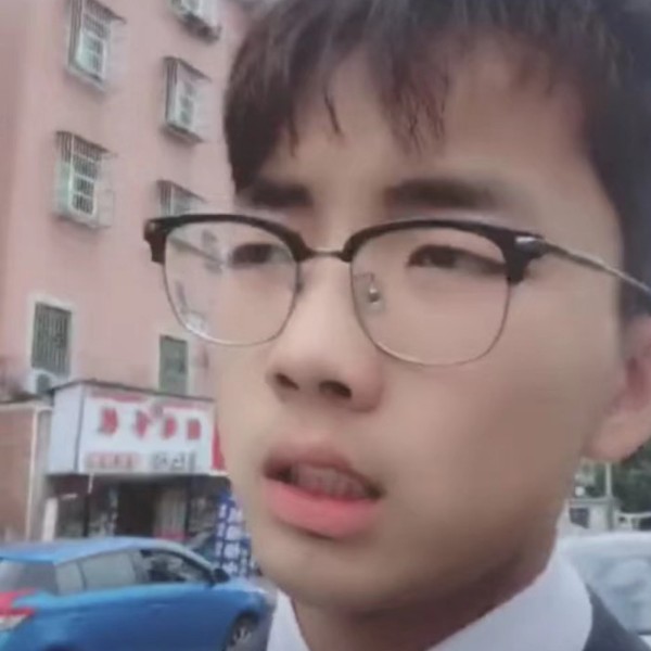 谦行的照片