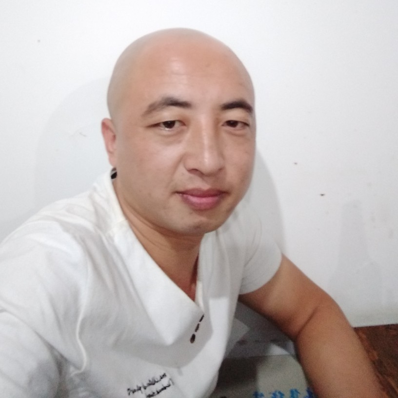 80後的剩男的照片