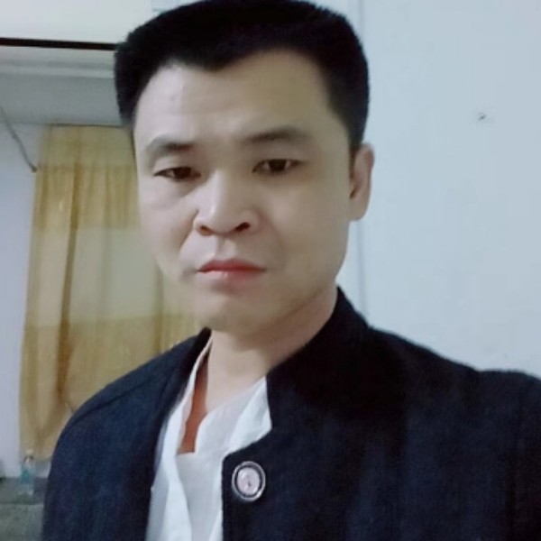 粗犷小蘑菇的照片