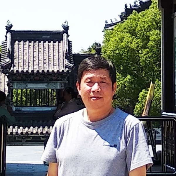 怕孤单苗条的照片