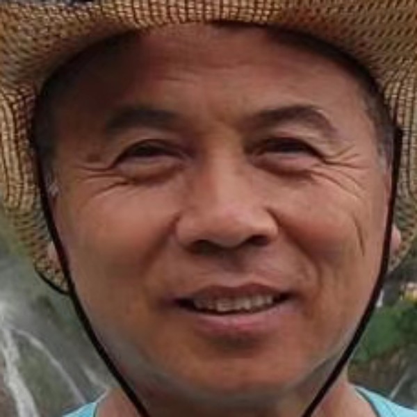 三克拉钻石的照片