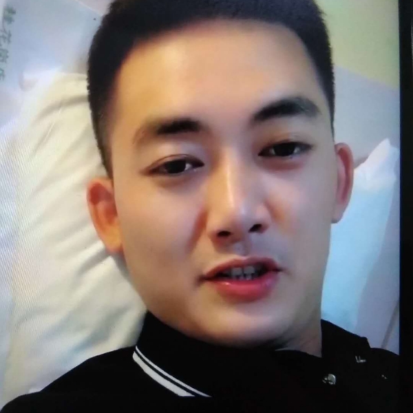 黑白丶的照片