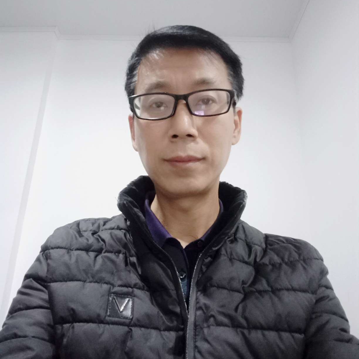 可靠笑缥缈的照片