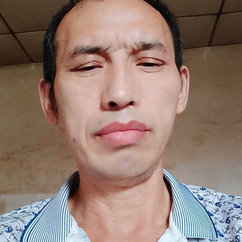 爱笑等待小蝴蝶的照片