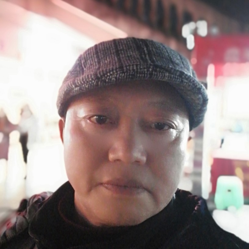 满意美女的照片