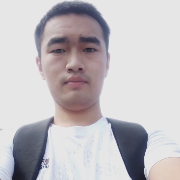 甜美打白开水的照片