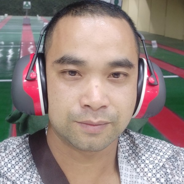 林育绵的照片