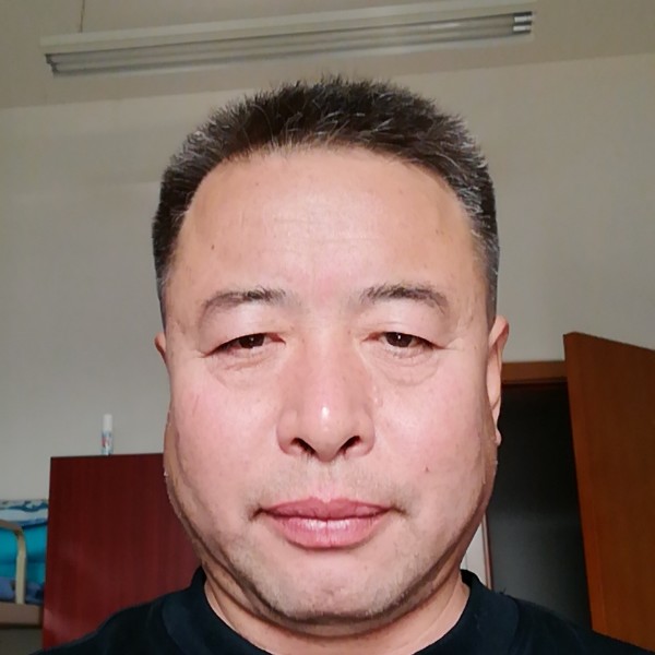 台灯挽手缓慢的照片