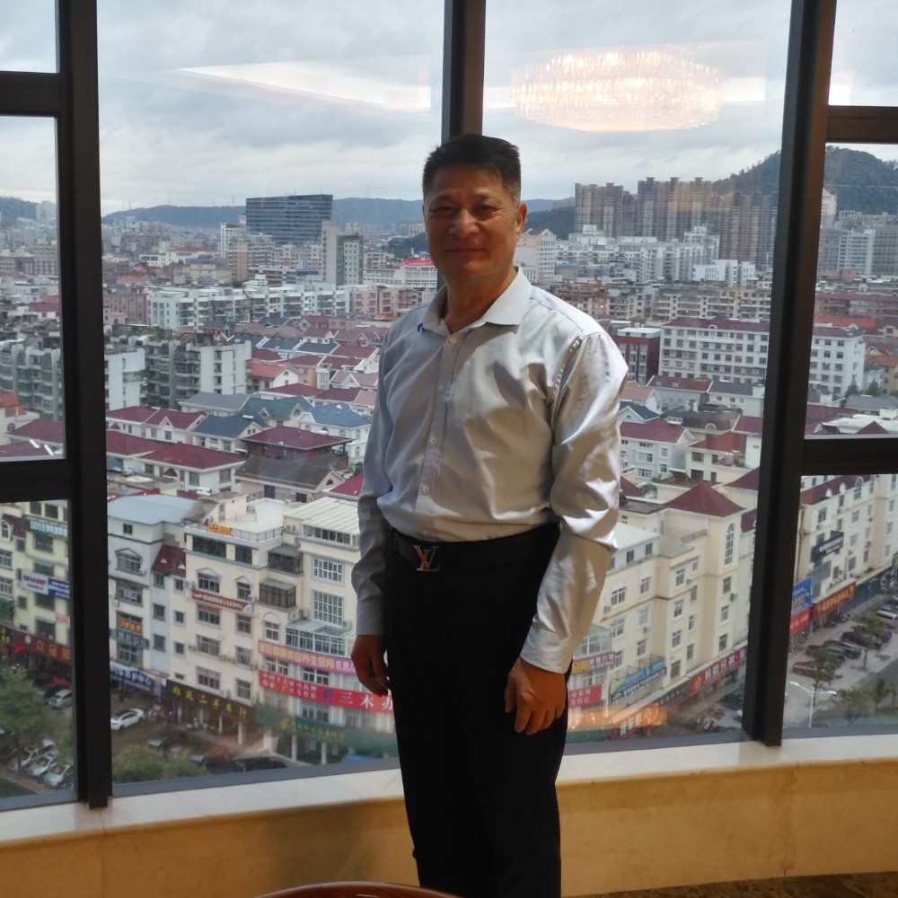 优雅笑平湖的照片