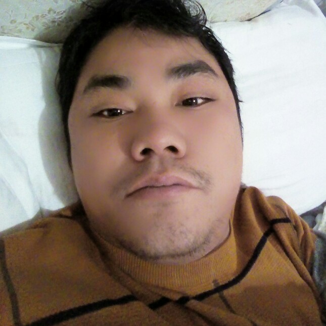 兴奋霓裳的照片