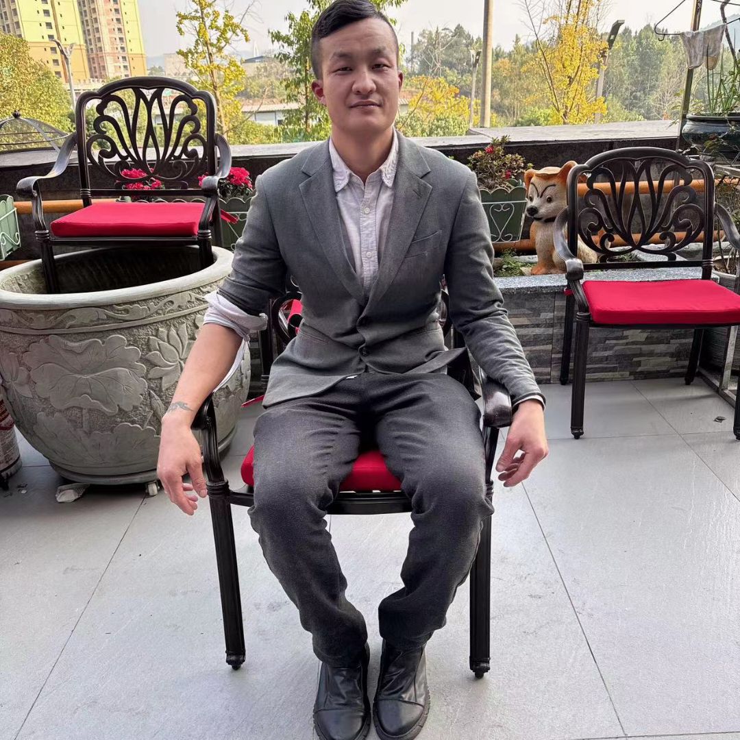 孤独拾忆白猫的照片