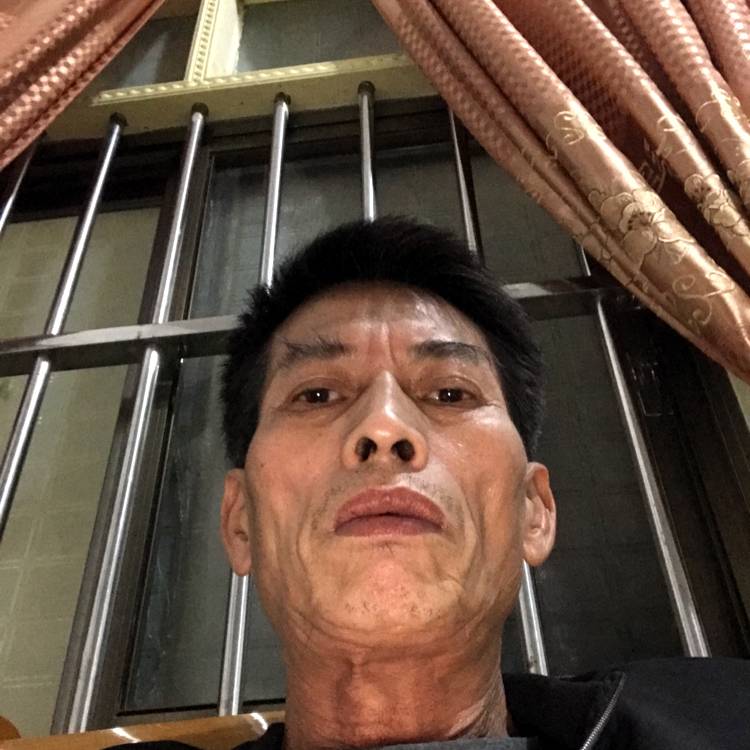 仁爱爱春华的照片