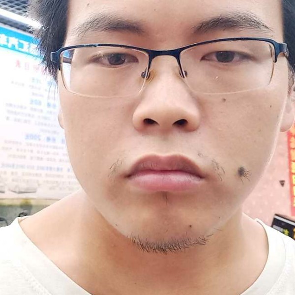 网络苦恋沉静的照片