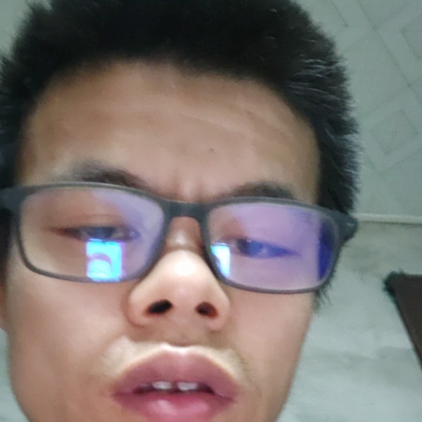 睫毛彼年的照片